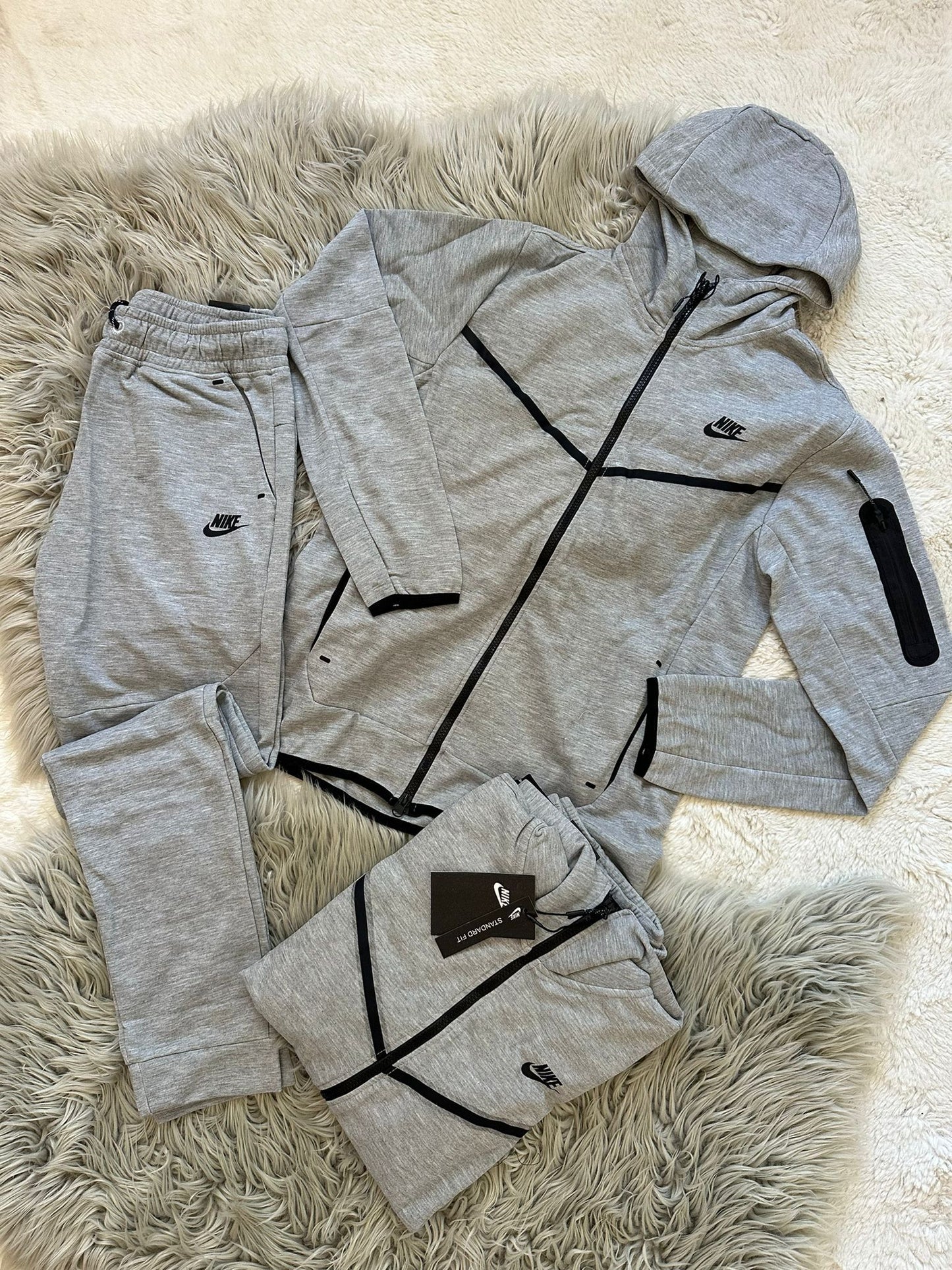 Tech Fleece Gris