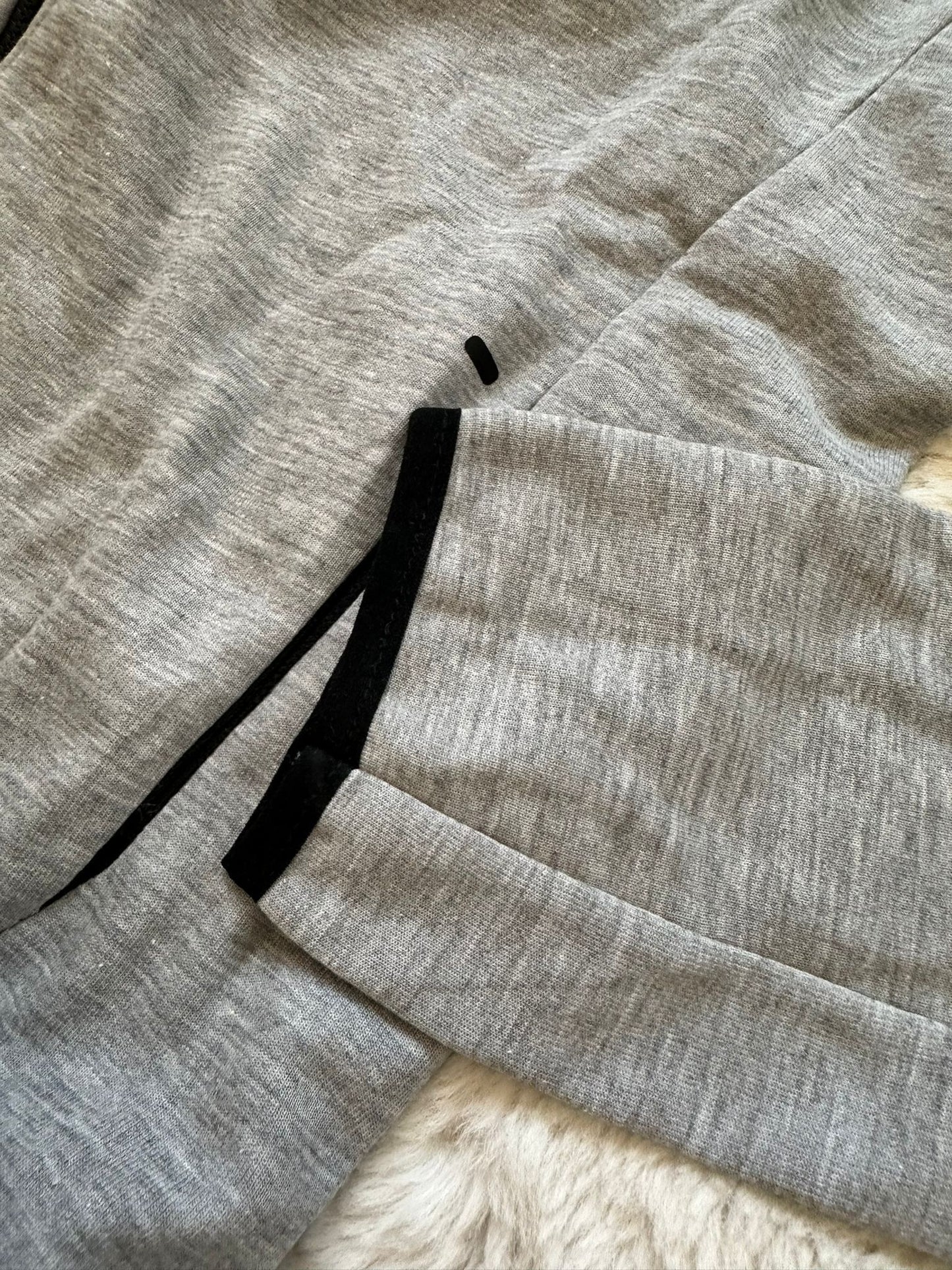 Tech Fleece Gris